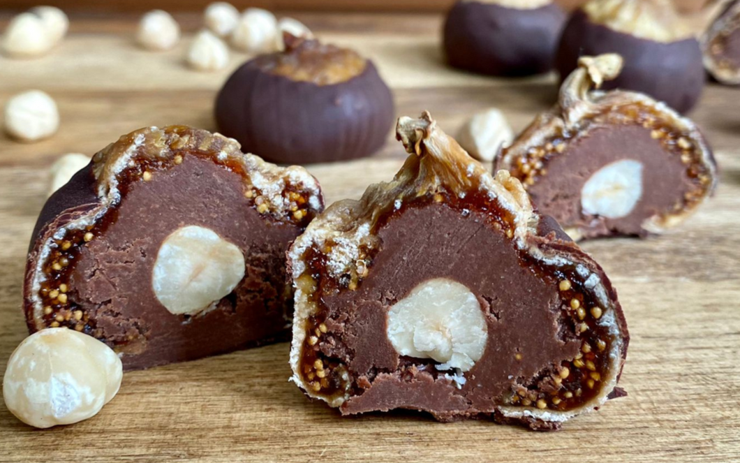 Figs filled with hazelnut chocolate paste